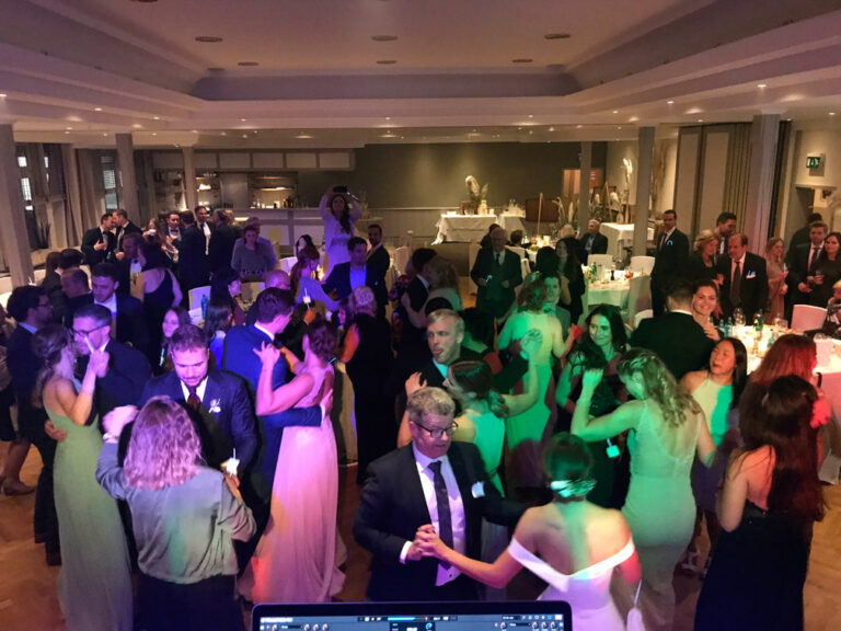 DJ für alle, DJ, Hochzeit, Geburtstag, Firmenevents, Hamburg, Fotobox, Audio Gästebuch Telefon