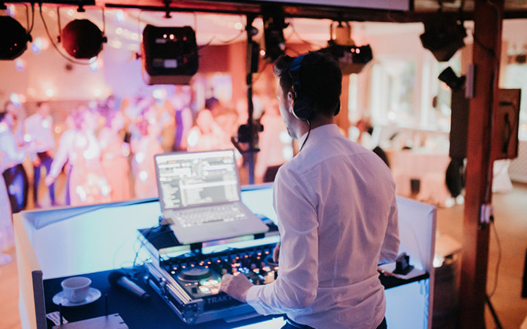 DJ für alle, DJ, Hochzeit, Geburtstag, Firmenevents, Hamburg, Fotobox, Audio Gästebuch Telefon